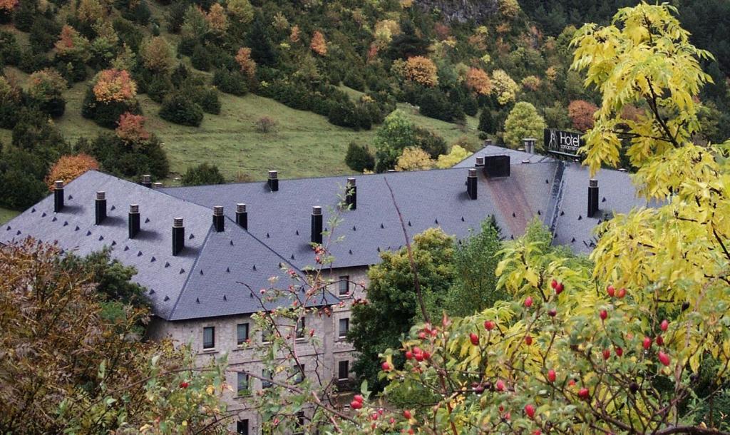 Hotel Santa Cristina Petit Spa Canfranc Esterno foto
