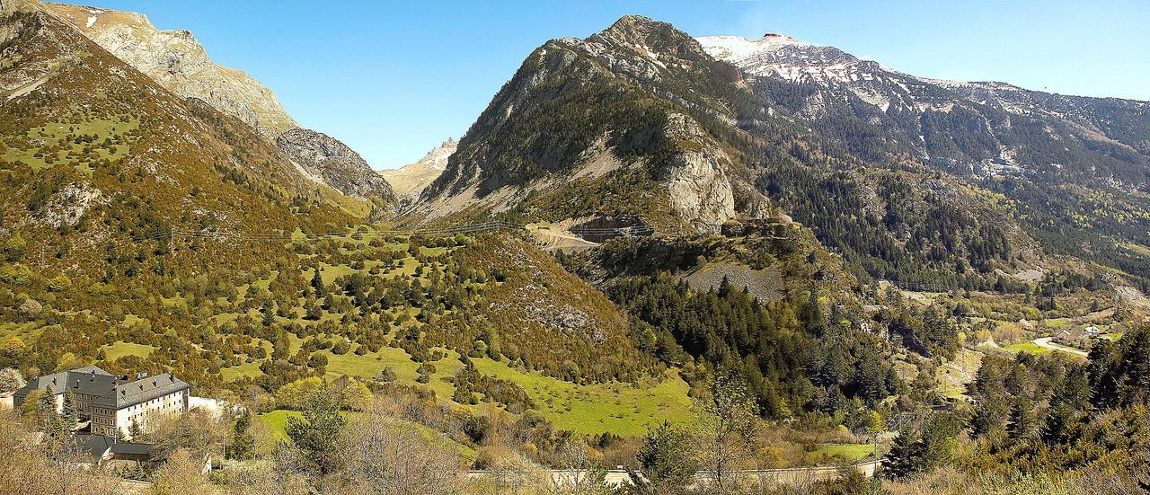 Hotel Santa Cristina Petit Spa Canfranc Esterno foto